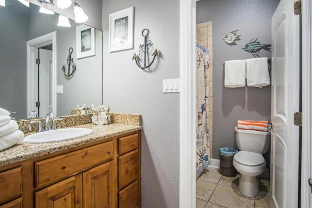 7 Bedroom Home Steps To The Beach With 4 Patios And Pool! Sleeps 20 Port Aransas Eksteriør billede