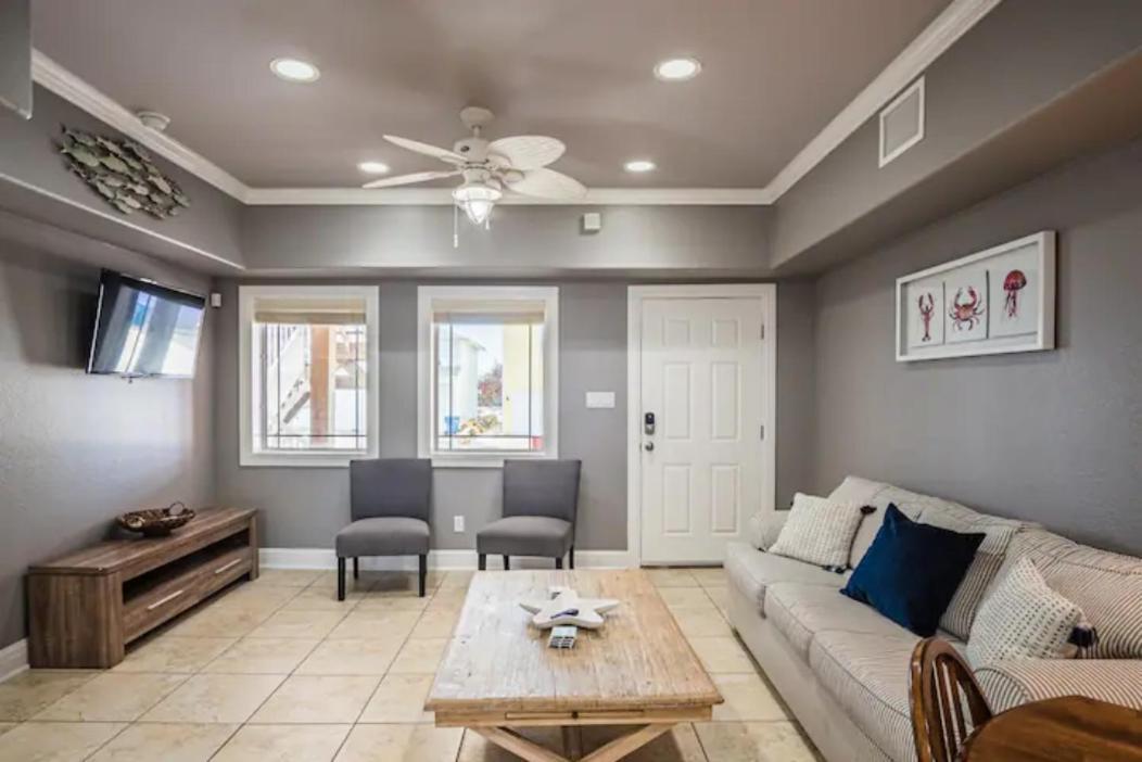 7 Bedroom Home Steps To The Beach With 4 Patios And Pool! Sleeps 20 Port Aransas Eksteriør billede