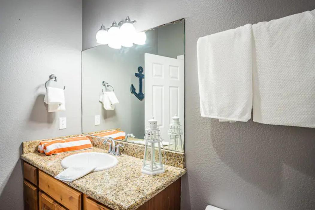 7 Bedroom Home Steps To The Beach With 4 Patios And Pool! Sleeps 20 Port Aransas Eksteriør billede