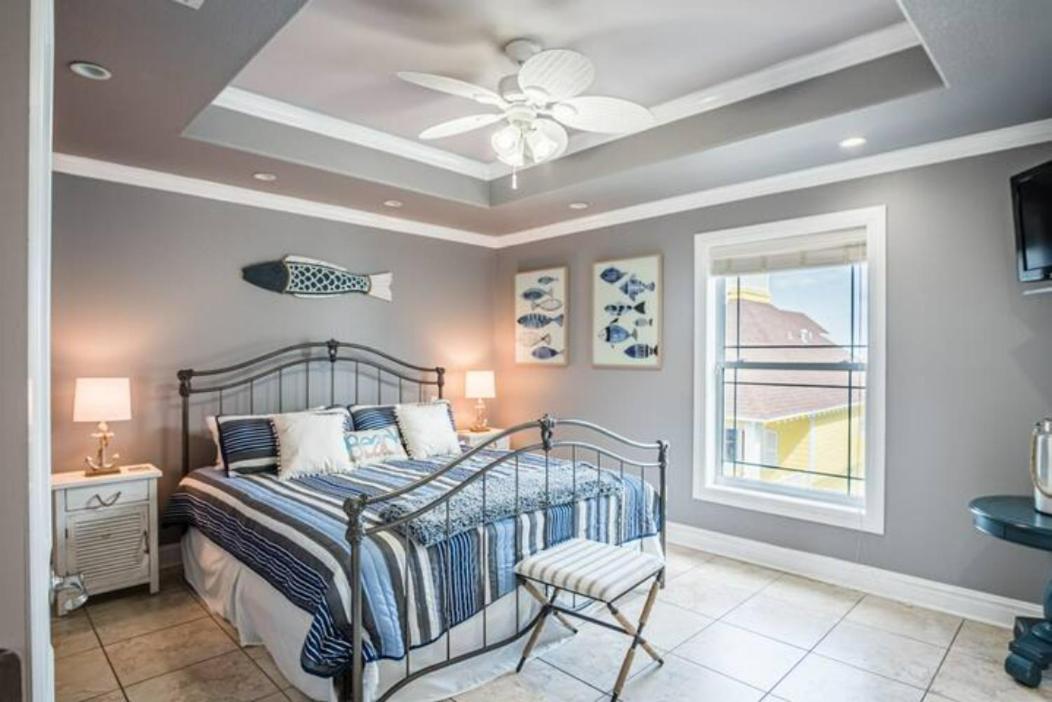 7 Bedroom Home Steps To The Beach With 4 Patios And Pool! Sleeps 20 Port Aransas Eksteriør billede