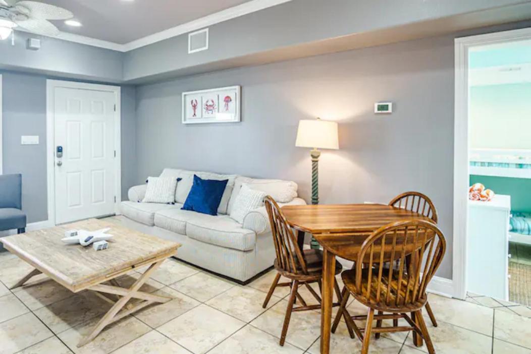 7 Bedroom Home Steps To The Beach With 4 Patios And Pool! Sleeps 20 Port Aransas Eksteriør billede