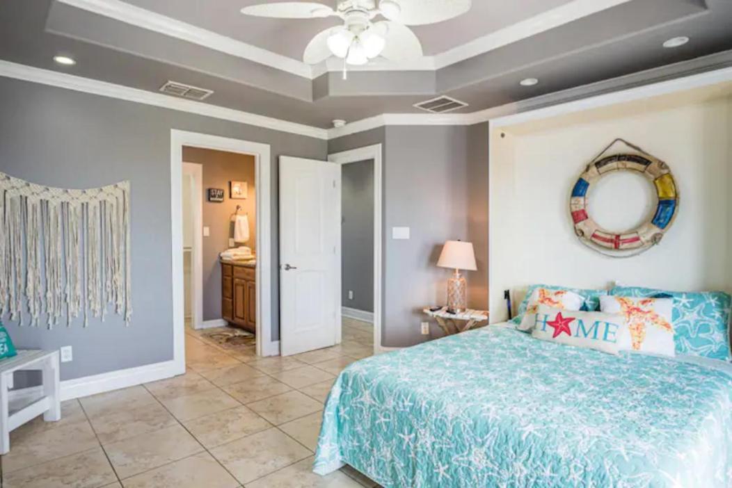 7 Bedroom Home Steps To The Beach With 4 Patios And Pool! Sleeps 20 Port Aransas Eksteriør billede